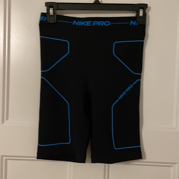 Nike Pro Shorts - Picture 2 of 6
